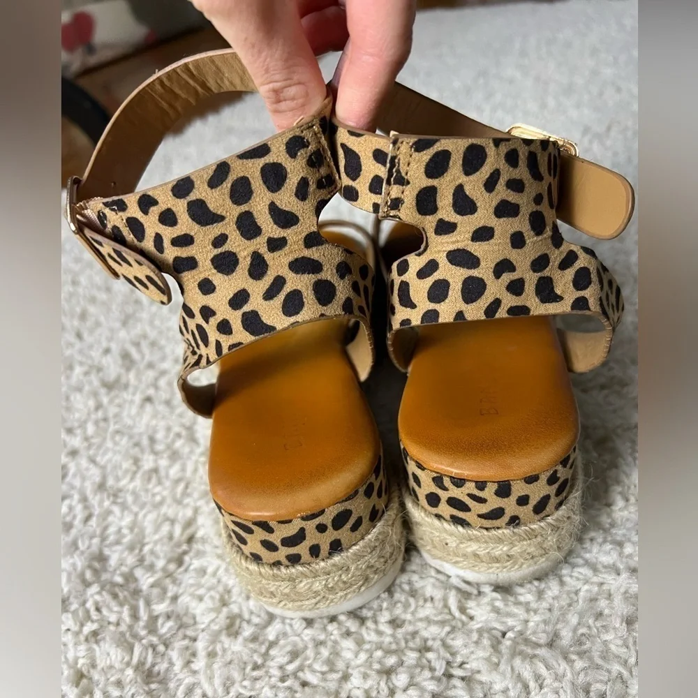 Women’s Size 8 Bamboo Leopard Print Platform Sandals